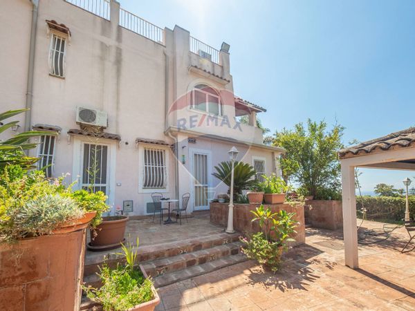 Villa singola Ficarazzi, Aci Castello, CT Vendita