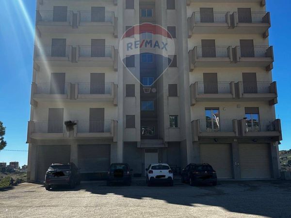 Attività  Commerciale Favara, AG Affitto