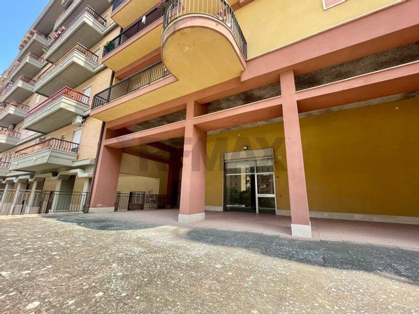 Locale Commerciale Zona Alta, Caltanissetta, CL Affitto