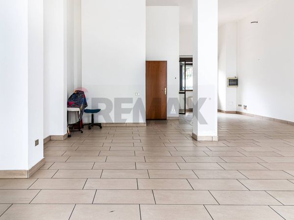 Negozio Ospedale, Busto Arsizio, VA Affitto