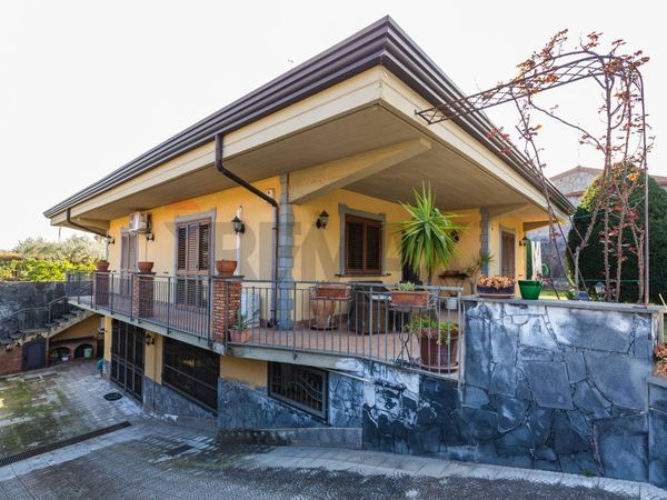 Villa singola Mascalucia, CT Vendita