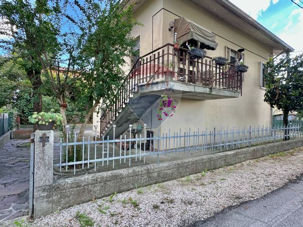 Casa Indipendente Gualtieri, RE Affitto