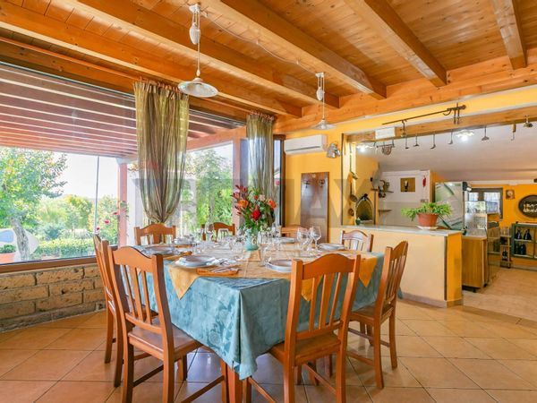 Albergo/Hotel Monteleone di Puglia, FG Vendita