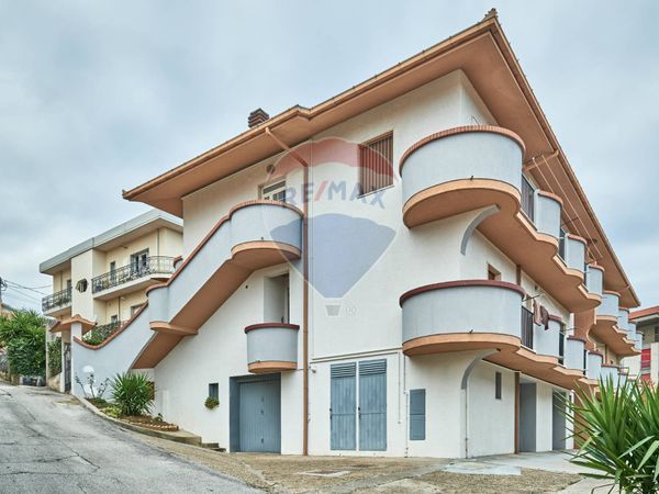 Porzione di villa Penne, PE Vendita