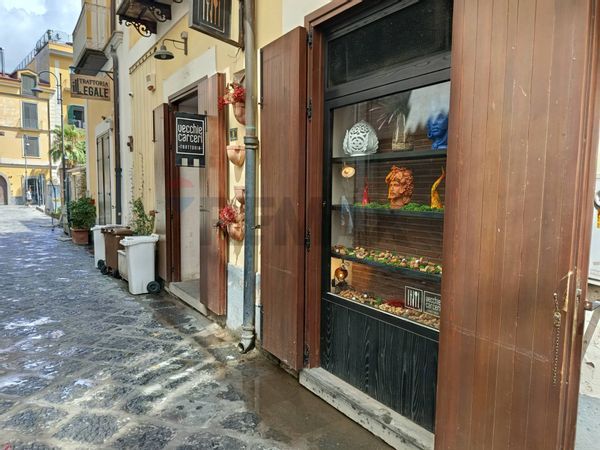 Locale Commerciale Metropolitano, Nocera Inferiore, SA Affitto