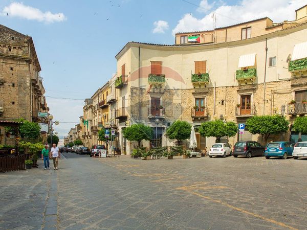 Casa Indipendente Leonforte, EN Vendita