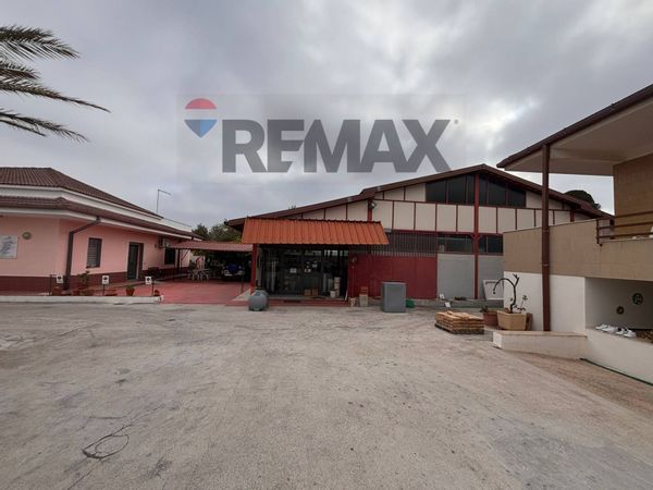 Locale Commerciale Brucoli, Augusta, SR Affitto