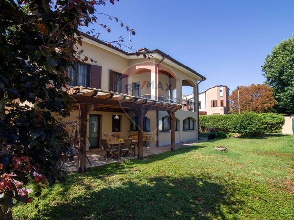 Villa singola Trezzano sul Naviglio, MI Vendita