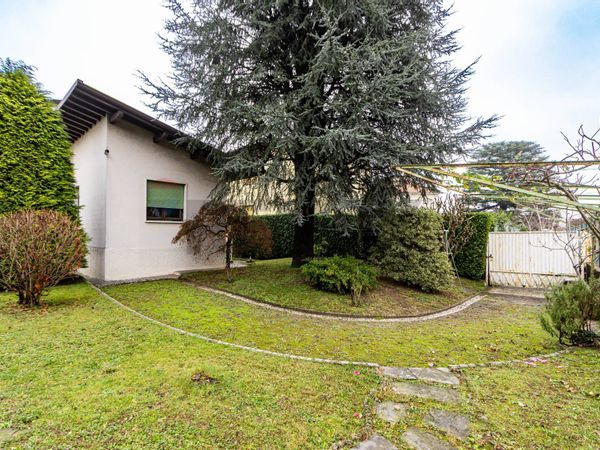 Villa singola Casatenovo, LC Vendita