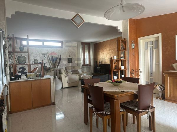 Duplex Zona Corso Umberto I, Caivano, NA Vendita