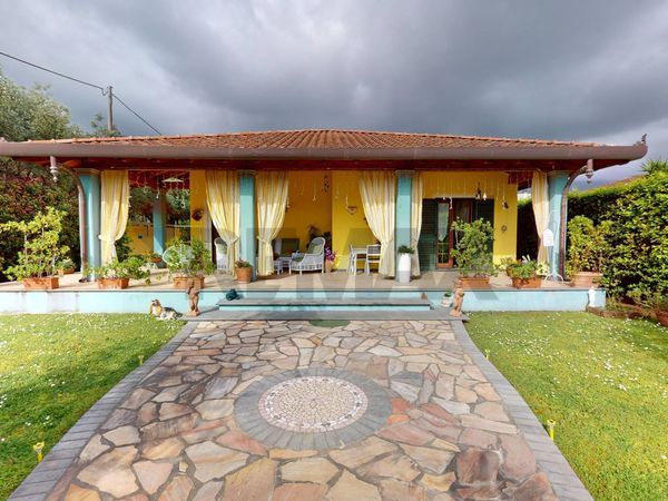 Villa singola Querceta, Seravezza, LU Vendita