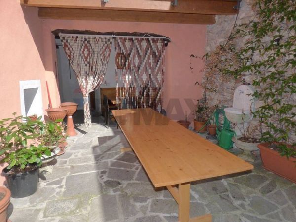Porzione di casa Castelveccana, VA Vendita