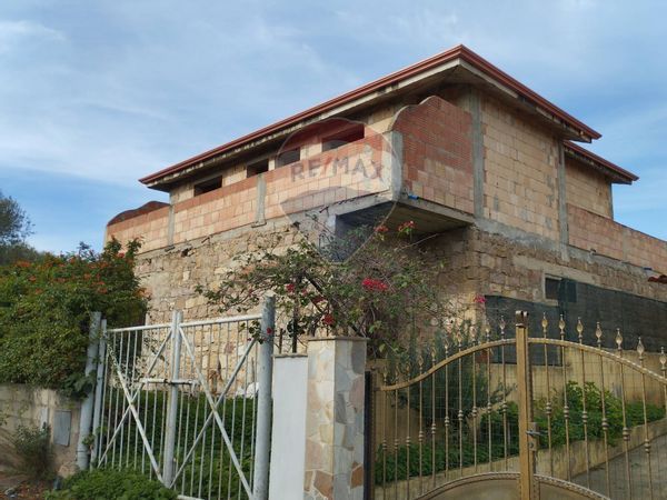 Rustico Tratalias, SU Vendita