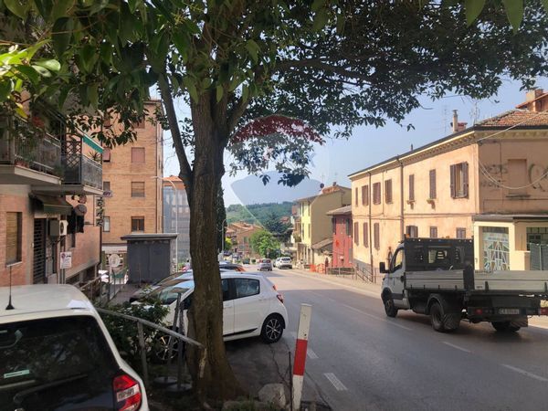 Locale Commerciale Filosofi, Perugia, PG Affitto - Foto 2