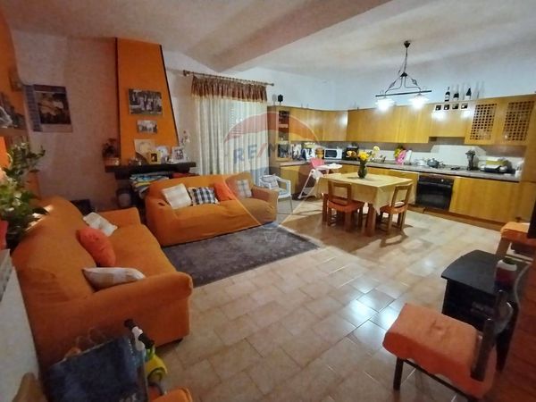 Casa Indipendente Carini, PA Vendita