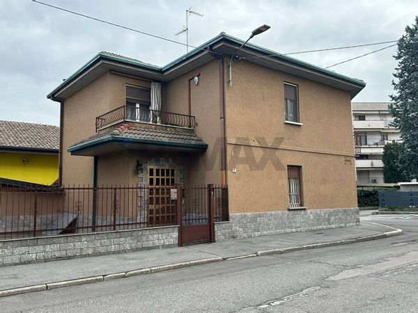 Casa Indipendente Castellanza, VA Vendita