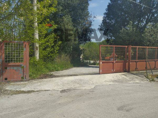 Capannone Industriale Piano d'Orta, Bolognano, PE Affitto