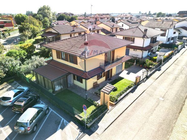 Villa singola Arzago d'Adda, BG Vendita