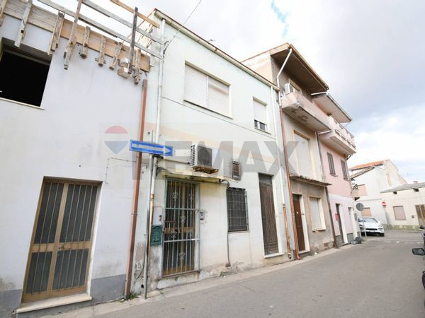 Casa Semindipendente Domusnovas, SU Vendita