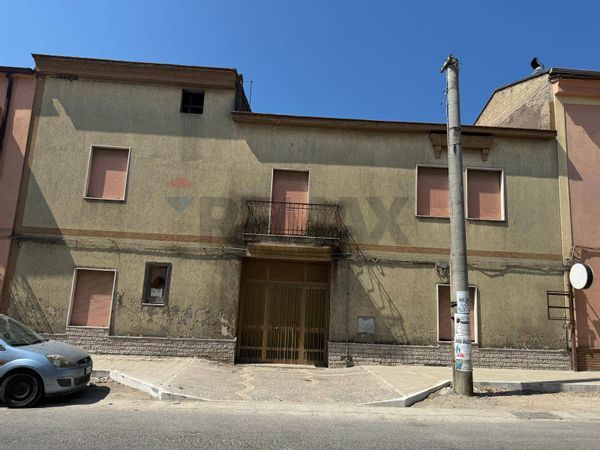 Casa Semindipendente Carinola, CE Vendita