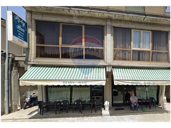 Locale Commerciale Fornaci di Barga, Barga, LU Affitto