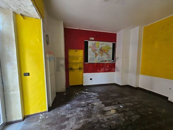 Locale Commerciale Centro, Salerno, SA Affitto - Foto 4