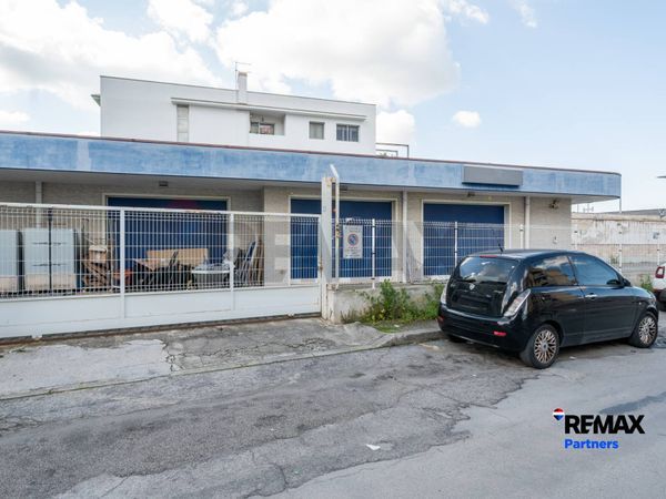 Locale Commerciale Trecarrare, Taranto, TA Vendita - Foto 2