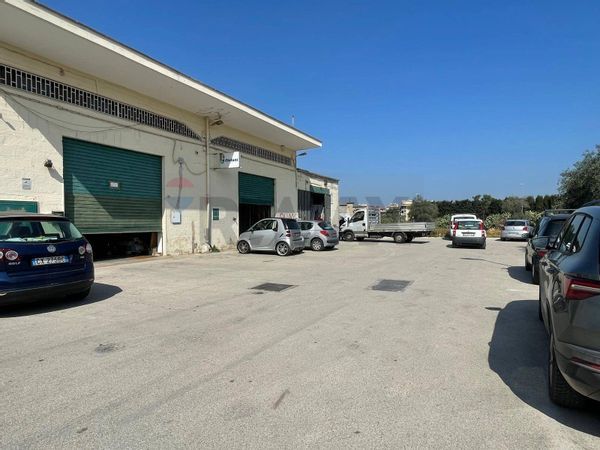 Locale Commerciale Bitritto, BA Affitto