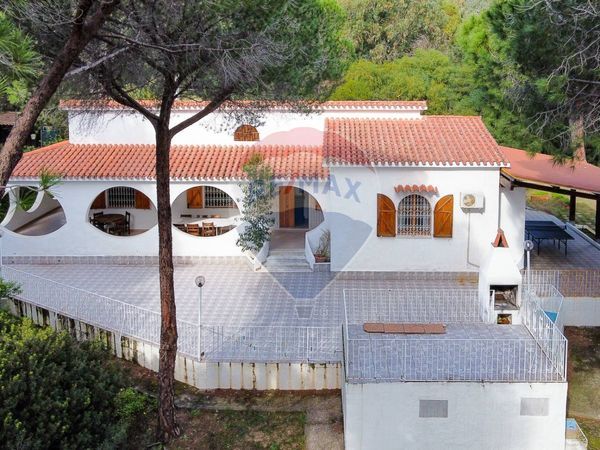 Villa singola Zona Santa Margherita, Pula, CA Vendita