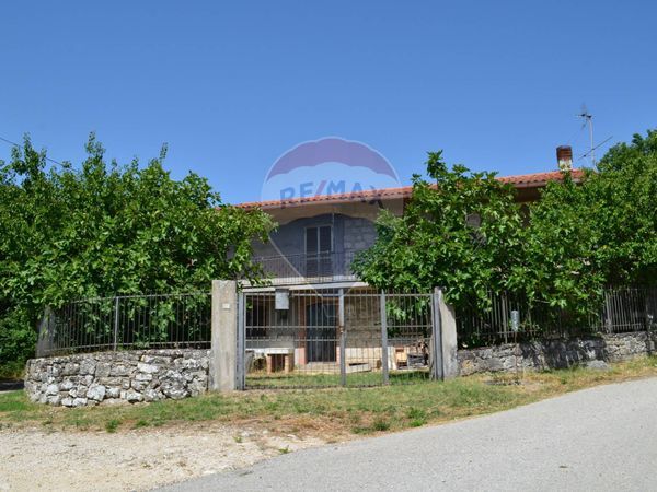 Casa Indipendente Cuffiano, Morcone, BN Vendita