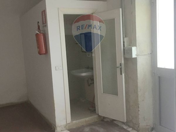 Locale Commerciale Dogana, Serravalle, SM Affitto - Foto 2