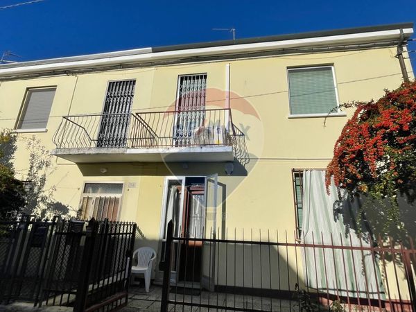 Villetta bifamiliare Ippodromo, Ferrara, FE Vendita