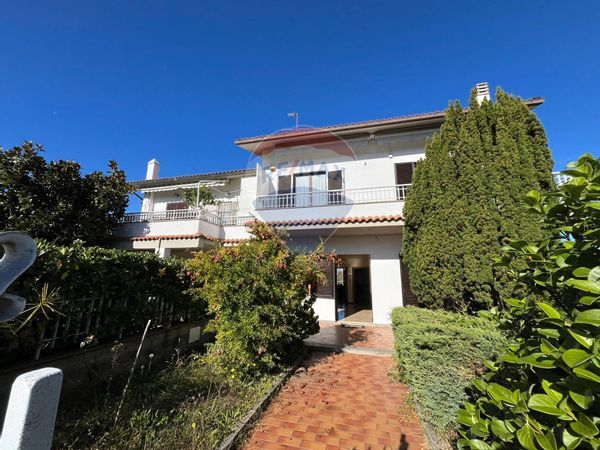 Villetta bifamiliare Pitigliano, GR Vendita