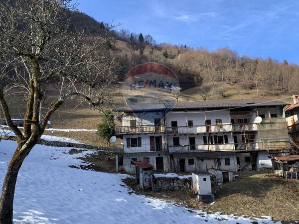 Porzione di casa Valle, Seren del Grappa, BL Vendita
