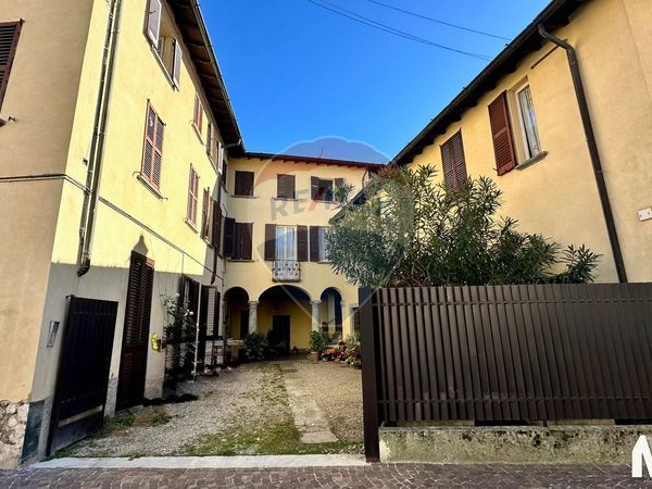 Casa Indipendente Canzo, CO Vendita