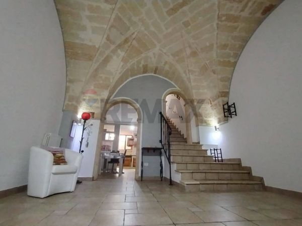 Casa Indipendente Campi Salentina, LE Vendita