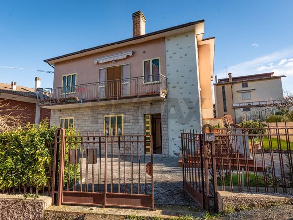 Villetta bifamiliare Cupramontana, AN Vendita