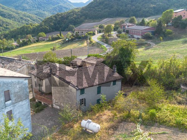 Casa Semindipendente Borla, Vernasca, PC Vendita