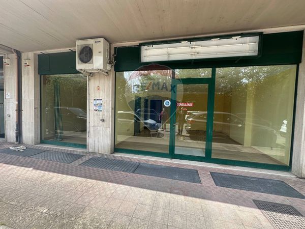 Locale Commerciale Ferrovia, Benevento, BN Affitto - Foto 2