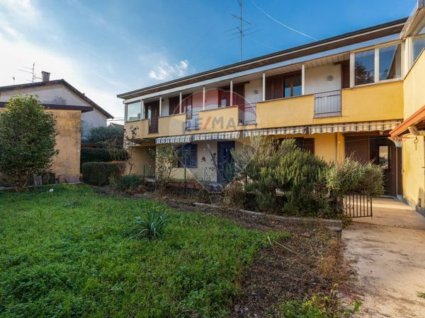 Casa Indipendente Cairate, VA Vendita