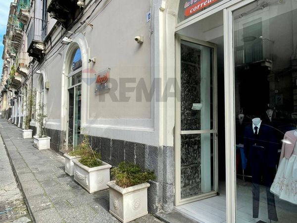 Locale Commerciale Acireale, CT Affitto