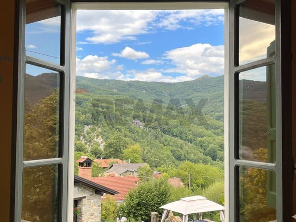 Casa Indipendente Corniglio, PR Vendita