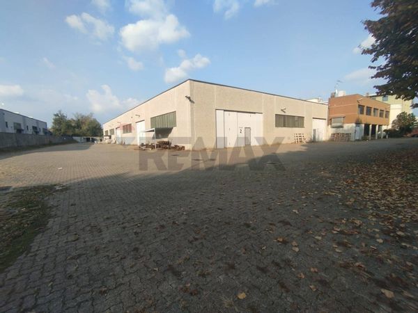 Capannone Industriale Carugate, MI Affitto