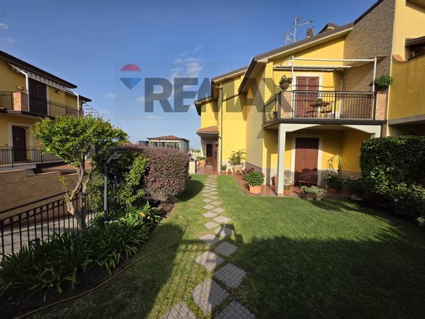 Villa a schiera Viagrande, CT Vendita