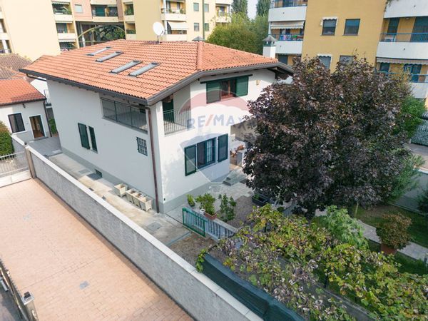 Villa singola Vanzago, MI Vendita