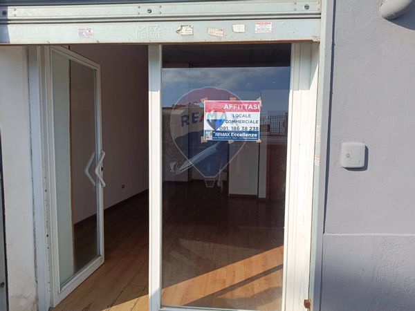 Locale Commerciale Napoli, NA Affitto