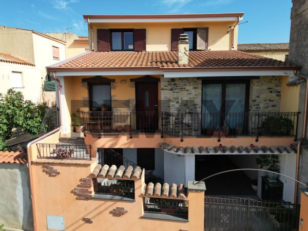 Casa Indipendente Villanovaforru, SU Vendita