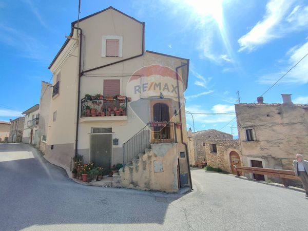 Casa Semindipendente Castelvecchio Calvisio, AQ Vendita