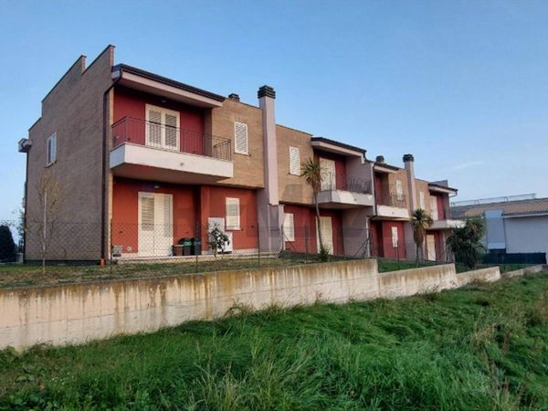 Villa a schiera Nereto, TE Vendita