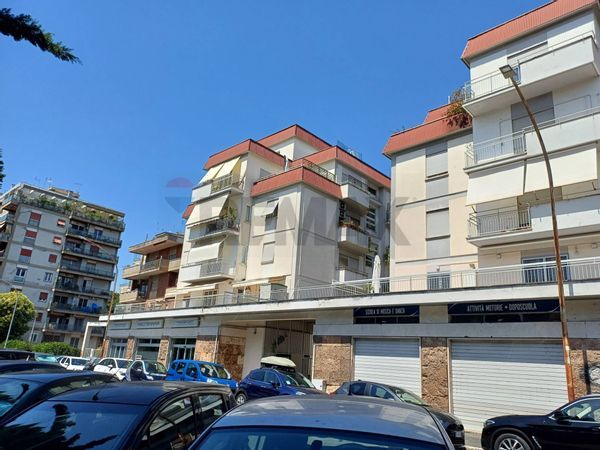 Locale Commerciale Monte Sacro, Roma, RM Affitto